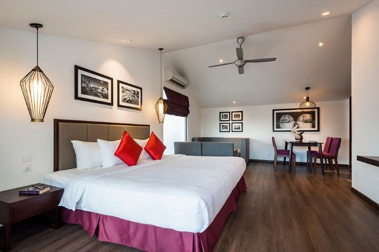 Family Suite with Pool & Garden view